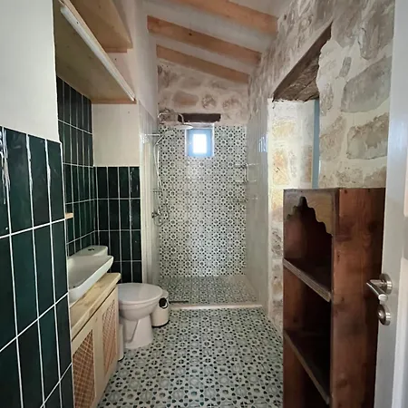 Tas Ev * Kaş