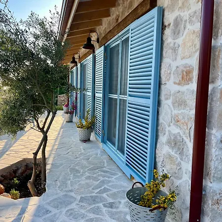 Tas Ev Lantgård Kaş